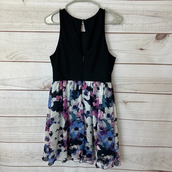 Speechless Juniors Short Floral Keyhole Dress, Size 11 - Picture 5 of 5